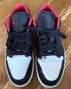 Nike Air Jordan 1 ローカット ブラック/レッド／白　30cm