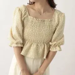 Heather 花柄 シャーリング パフスリーブ トップスのサムネイル