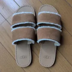 UGG スエード サンダルのサムネイル