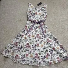 め*ぐ様 Rose Tiara 今季カログ商品の新品（46）裏付 3枚剥ぎフレア