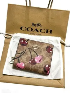COACH コーチ　新品未使用　ミニスナップウォレット　チェリー　シグネチャー