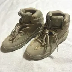 yeezy season 6 desert boots ベージュ