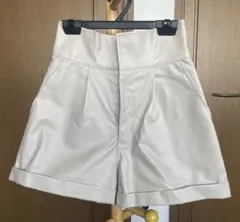 レザー　ショートパンツ
