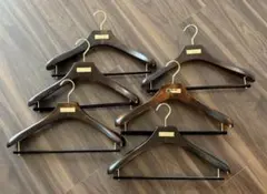 2026年最新】TOM FORD 衣類ハンガーの人気アイテム - メルカリ