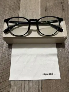 niko and…×JINS メガネ