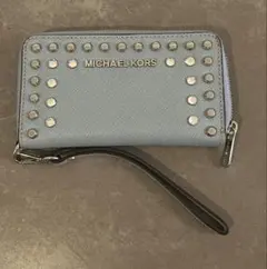 【美品】MICHAEL KORS マイケルコース スタッズ 二つ折り財布のサムネイル