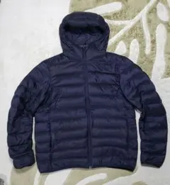 ユニクロ、ウルトラライトダウン ネイビー フード付きダウンジャケット