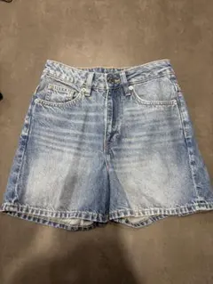 H&M デニムショートパンツ サイズ32のサムネイル
