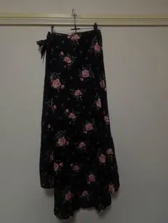 H&M Floral Skirtのサムネイル