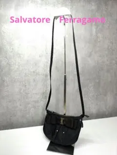 Ferragamo ショルダーバッグ ヴァラ リボン ブラック 値下げ