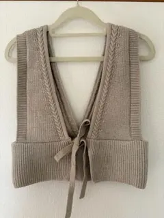 ベージュ ニットベスト リバーシブル