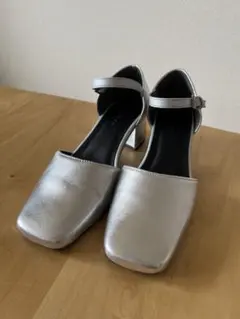 Ray BEAMS シルバー ストラップ パンプス ローヒール 23.5cmのサムネイル