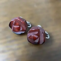 ビンテージ 赤いバラ　クリップ式イヤリング