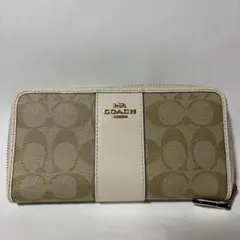 COACH 長財布 ベージュ ホワイトラウンドファスナーのサムネイル