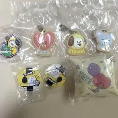 BT21 くら寿司 コラボ キーホルダー 缶バッジ セットのサムネイル