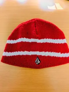 Volcom 赤白ストライプ ニット帽（中古）