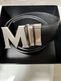 MCM ブラックレザーベルト Mのロゴバックル