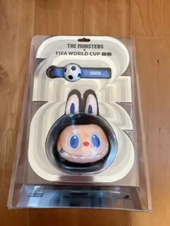新品❣️POPMART FIFAコラボTHE MONSTERぬいぐるみペンダント - メルカリ