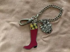 Burberry 赤いブーツ チャーム キーホルダーのサムネイル