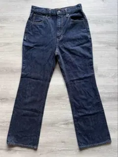 【GU】WOMEN セミフレアジーンズ