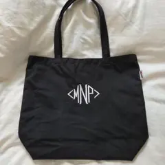 黒のトートバッグ <MNP>刺繍