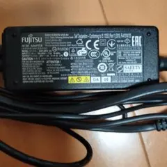 Fujitsu AC/DCアダプター S26113-E573-V55-04