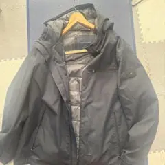 TOMMY HILFIGER ブラックダウンジャケット
