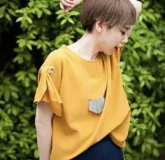 オズモーシス loaf 袖リボン付きイエローTシャツ ONEサイズのサムネイル