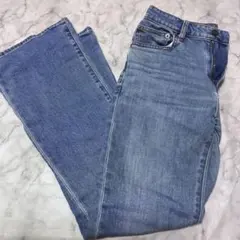 ライトブルーブーツカットデニム