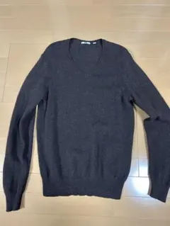 UNIQLO ブラウン Vネックセーター Mサイズ