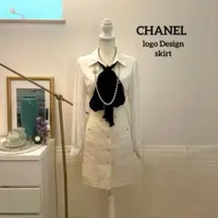 【CHANEL】レアデザイン　logoボタン　スカートのサムネイル
