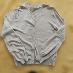 earthmusic＆ecology　ベージュ　カーディガン　S　細身