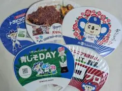 ドアラの絵柄のうちわ ５種