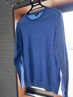 【未使用品】UNIQLOのきれいなブルーのコットンセーター