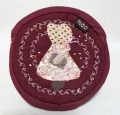 ハンドメイド パッチワーク スーちゃん丸型ポーチ 刺繍 　　 赤　A5