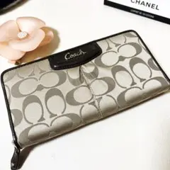 コーチ　Coach ロゴパターン 長財布 ベージュ系