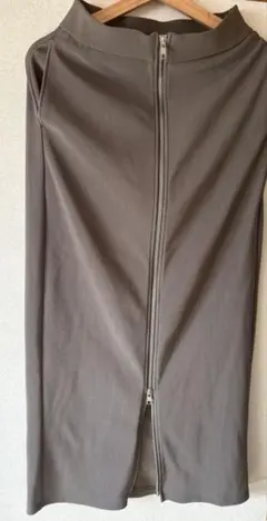 GUグレー フロントジップナローロングスカート