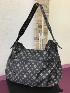 Item thumbnail for item 7adc7ba7-cffe-4b4f-9287-cbbd0bd028ca