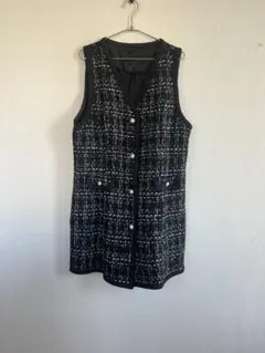 美品SHEINシーイン　ビジューボタンツイードジレベストブラックLサイズワンピ