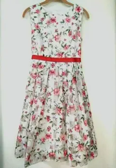 発表会などにも　tooco 花柄ノースリーブワンピース