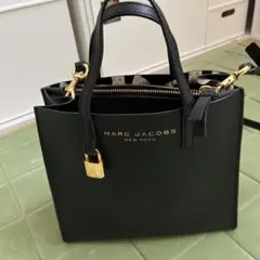 MARC JACOBS ブラックレザーハンドバッグ