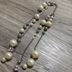 切れたネックレス　きれいなロングネックレスのサムネイル