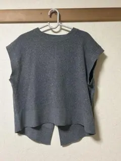 ニットベスト グレー 杢カラー 前後差 サイドスリット 重ね着 カジュアル