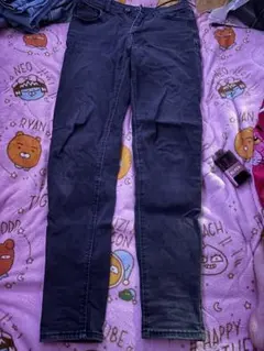 ダークブルー スキニージーンズ