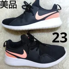 美品【NIKE】 ウィメンズ テッセン 23.0cm ブラック　ピンク 軽量のサムネイル
