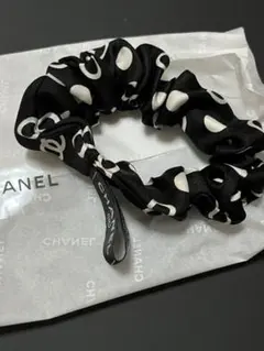 CHANEL シュシュ　シャネル　黒白
