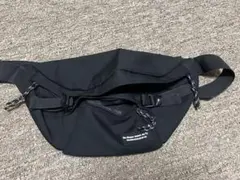 ブラック スリングバッグ