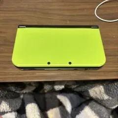New 3DS LL 本体 ライムグリーン　充電器　カセット2つ　セット