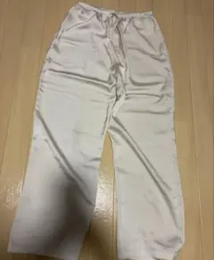 ユニクロ　ウエストゴム　オフホワイト