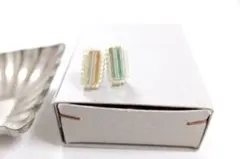 560.ビーズ刺繍 ピアスイヤリング金具選択可能 オーロラカラー